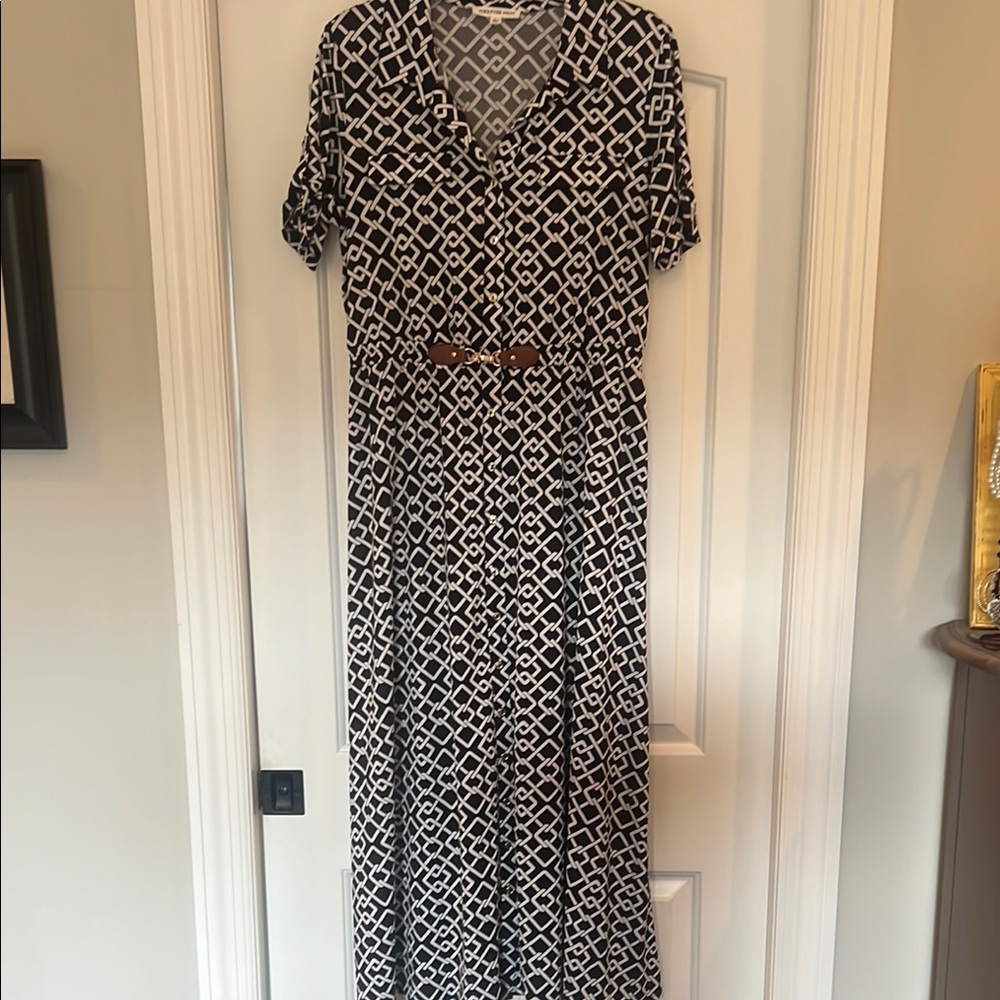 Elegant Black and White Patterned Dress